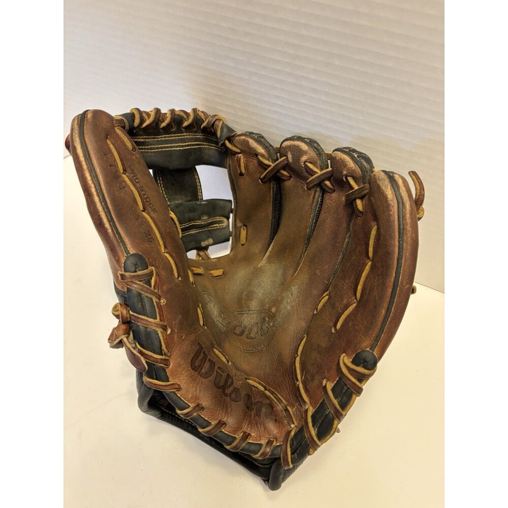 Wilson A2000 1786 11.5" Pro Stock RHT "READ THE DESC"